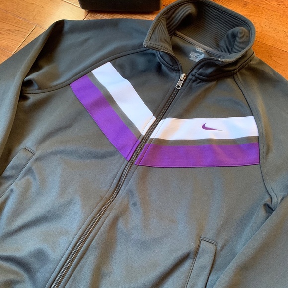 Nike Zip Down - Picture 2 of 5
